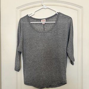 Scoop Neck Gray  3/4 Sleeve